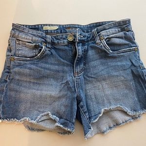 Gidget Frey Short Size 8, NEW (w/o tags), BLOOMINGDALES